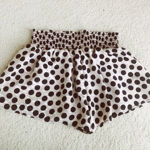 Polka Dot Flounce Shorts
